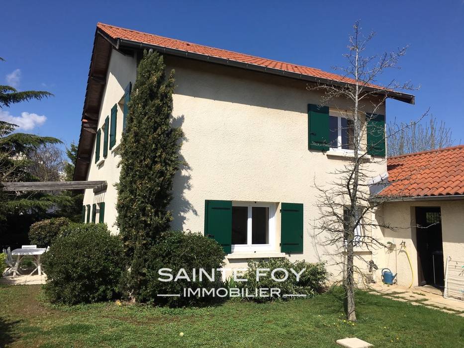 13614 image1 - Sainte Foy Immobilier - Ce sont des agences immobilières dans l'Ouest Lyonnais spécialisées dans la location de maison ou d'appartement et la vente de propriété de prestige.