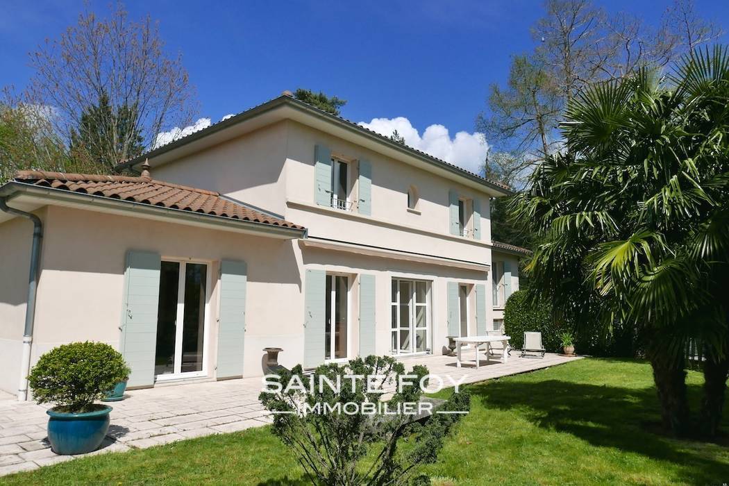 13665 image1 - Sainte Foy Immobilier - Ce sont des agences immobilières dans l'Ouest Lyonnais spécialisées dans la location de maison ou d'appartement et la vente de propriété de prestige.