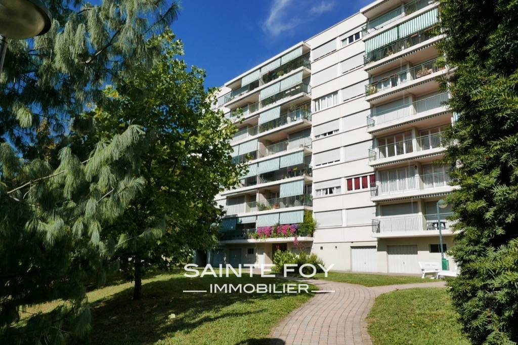 13713 image1 - Sainte Foy Immobilier - Ce sont des agences immobilières dans l'Ouest Lyonnais spécialisées dans la location de maison ou d'appartement et la vente de propriété de prestige.