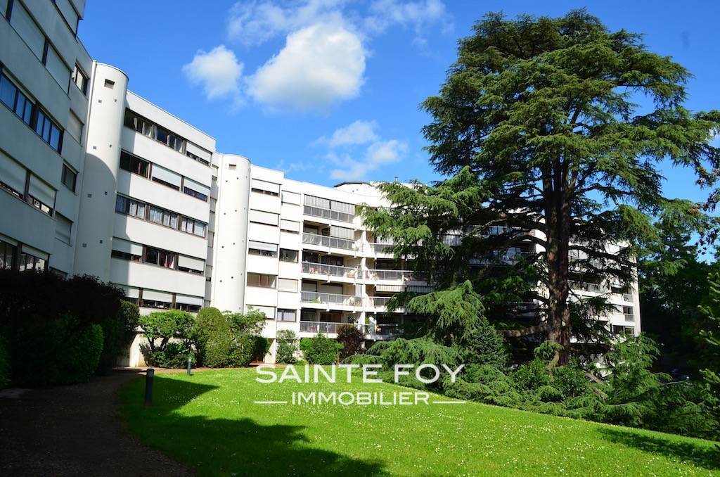 13809 image1 - Sainte Foy Immobilier - Ce sont des agences immobilières dans l'Ouest Lyonnais spécialisées dans la location de maison ou d'appartement et la vente de propriété de prestige.