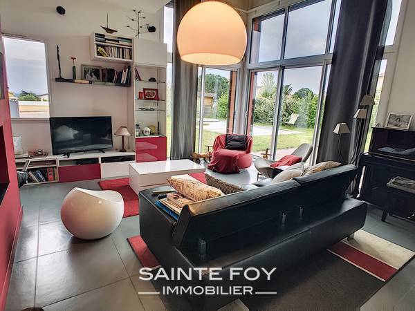 118241 image2 - Sainte Foy Immobilier - Ce sont des agences immobilières dans l'Ouest Lyonnais spécialisées dans la location de maison ou d'appartement et la vente de propriété de prestige.