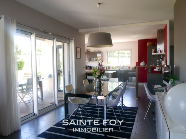 118241 image3 - Sainte Foy Immobilier - Ce sont des agences immobilières dans l'Ouest Lyonnais spécialisées dans la location de maison ou d'appartement et la vente de propriété de prestige.
