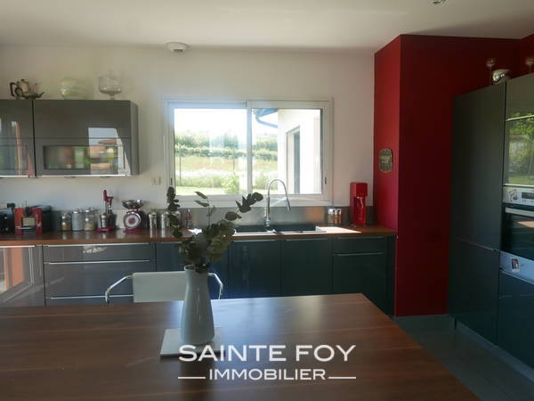 118241 image4 - Sainte Foy Immobilier - Ce sont des agences immobilières dans l'Ouest Lyonnais spécialisées dans la location de maison ou d'appartement et la vente de propriété de prestige.