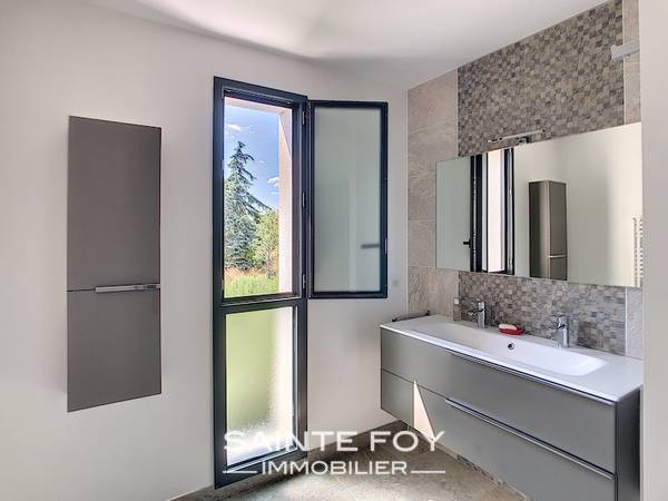 2019418 image8 - Sainte Foy Immobilier - Ce sont des agences immobilières dans l'Ouest Lyonnais spécialisées dans la location de maison ou d'appartement et la vente de propriété de prestige.