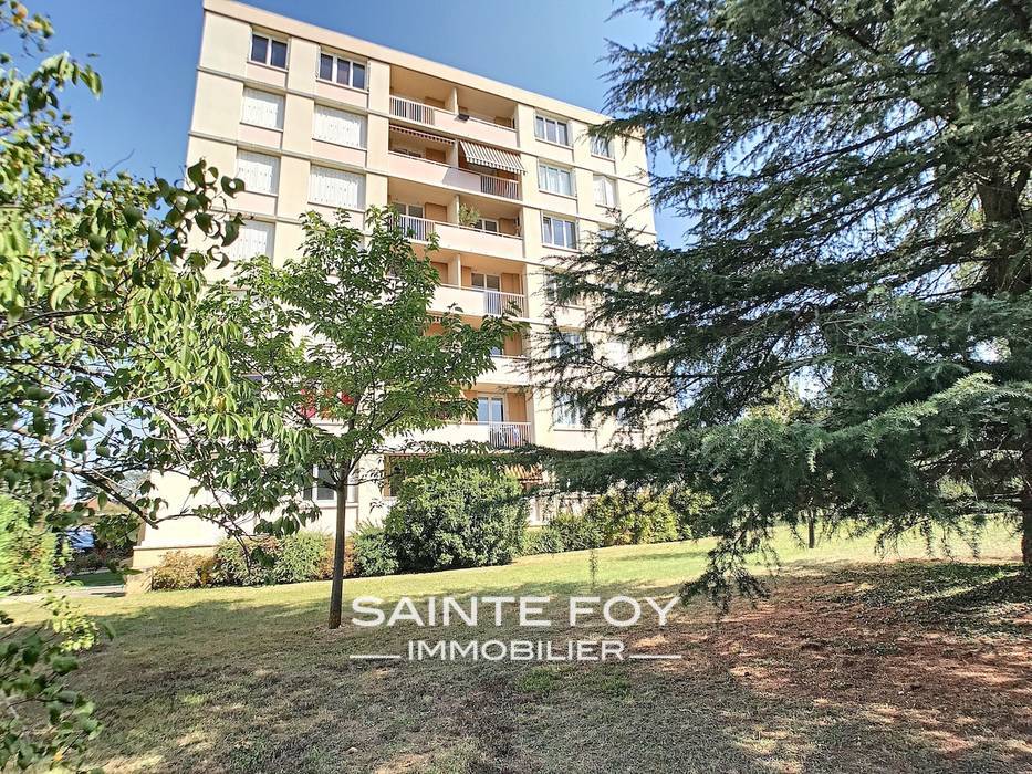 2019137 image1 - Sainte Foy Immobilier - Ce sont des agences immobilières dans l'Ouest Lyonnais spécialisées dans la location de maison ou d'appartement et la vente de propriété de prestige.
