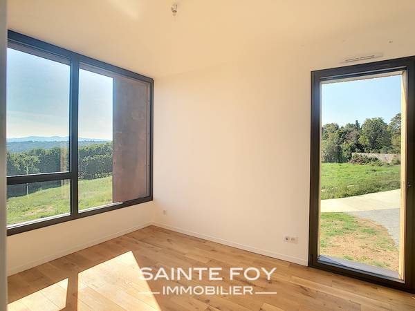 2019098 image9 - Sainte Foy Immobilier - Ce sont des agences immobilières dans l'Ouest Lyonnais spécialisées dans la location de maison ou d'appartement et la vente de propriété de prestige.