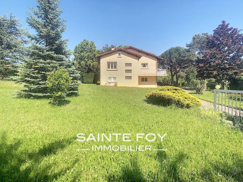2019422 image1 - Sainte Foy Immobilier - Ce sont des agences immobilières dans l'Ouest Lyonnais spécialisées dans la location de maison ou d'appartement et la vente de propriété de prestige.