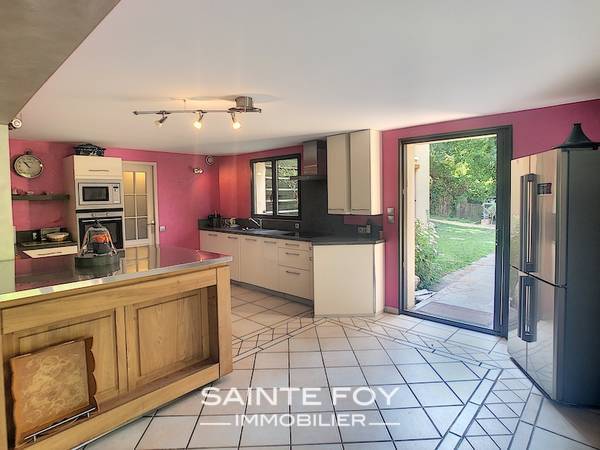 2019618 image4 - Sainte Foy Immobilier - Ce sont des agences immobilières dans l'Ouest Lyonnais spécialisées dans la location de maison ou d'appartement et la vente de propriété de prestige.