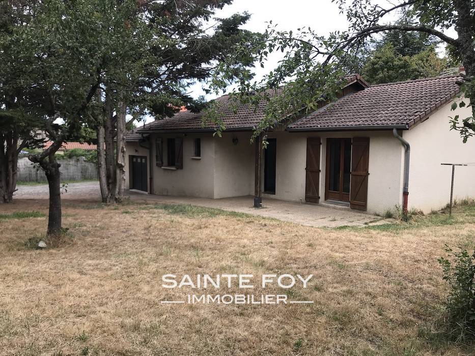 2019691 image1 - Sainte Foy Immobilier - Ce sont des agences immobilières dans l'Ouest Lyonnais spécialisées dans la location de maison ou d'appartement et la vente de propriété de prestige.