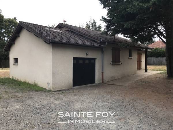 2019691 image4 - Sainte Foy Immobilier - Ce sont des agences immobilières dans l'Ouest Lyonnais spécialisées dans la location de maison ou d'appartement et la vente de propriété de prestige.