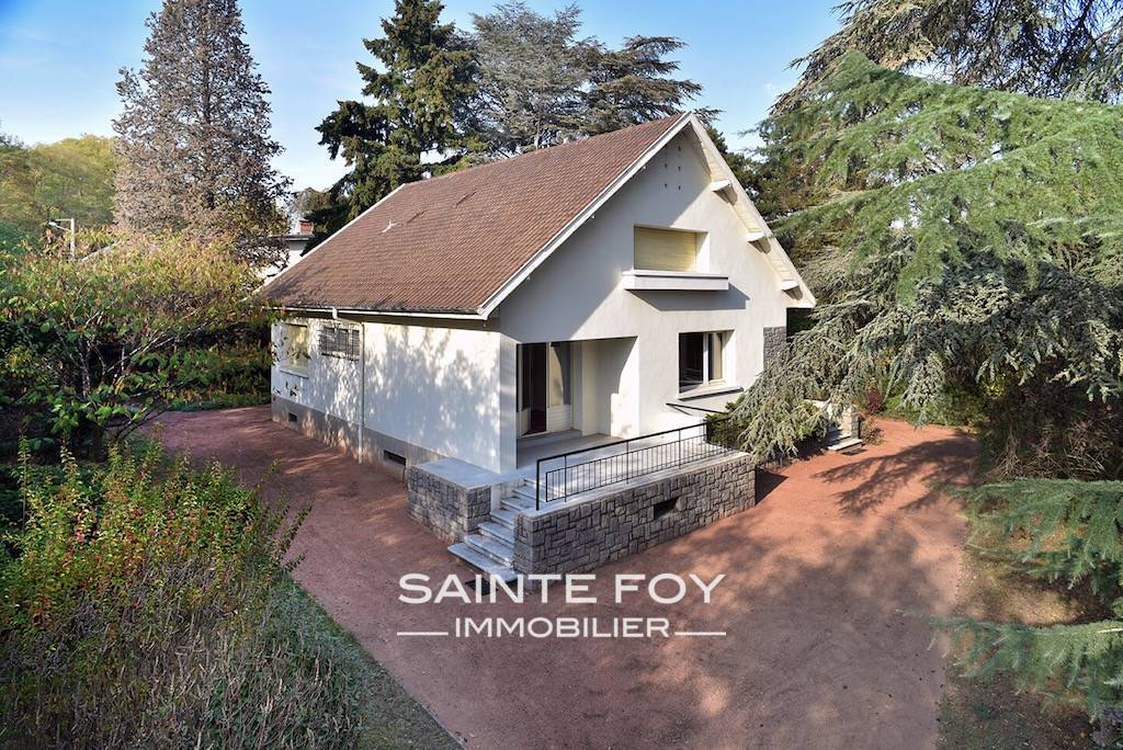 118294 image1 - Sainte Foy Immobilier - Ce sont des agences immobilières dans l'Ouest Lyonnais spécialisées dans la location de maison ou d'appartement et la vente de propriété de prestige.