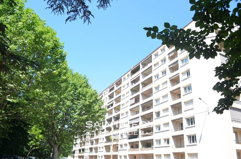 118482 image1 - Sainte Foy Immobilier - Ce sont des agences immobilières dans l'Ouest Lyonnais spécialisées dans la location de maison ou d'appartement et la vente de propriété de prestige.