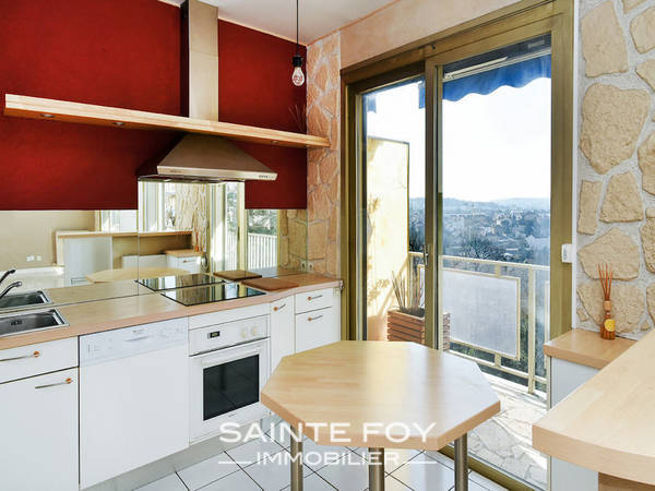 2019008 image4 - Sainte Foy Immobilier - Ce sont des agences immobilières dans l'Ouest Lyonnais spécialisées dans la location de maison ou d'appartement et la vente de propriété de prestige.