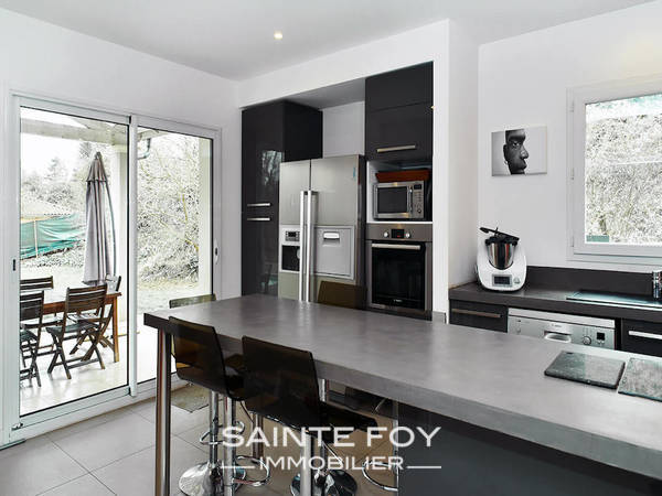 2019074 image3 - Sainte Foy Immobilier - Ce sont des agences immobilières dans l'Ouest Lyonnais spécialisées dans la location de maison ou d'appartement et la vente de propriété de prestige.