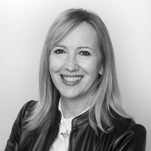 Corinne carre nb - Sainte Foy Immobilier - Ce sont des agences immobilières dans l'Ouest Lyonnais spécialisées dans la location de maison ou d'appartement et la vente de propriété de prestige.