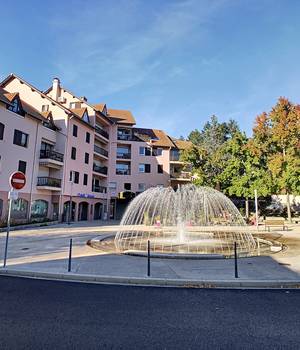Charbonniereslesbains 1575974732 1575975270 75290 - Sainte Foy Immobilier - Ce sont des agences immobilières dans l'Ouest Lyonnais spécialisées dans la location de maison ou d'appartement et la vente de propriété de prestige.